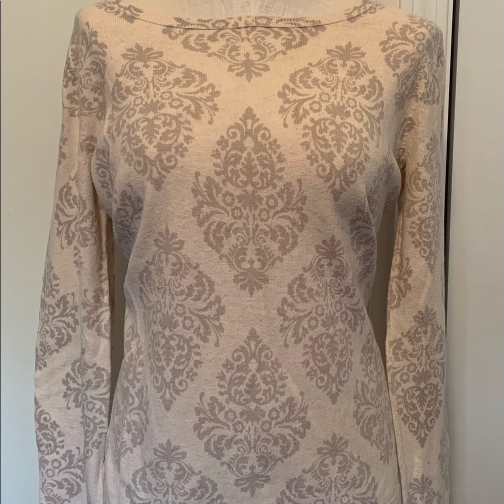 Large sweatshirt/sweater